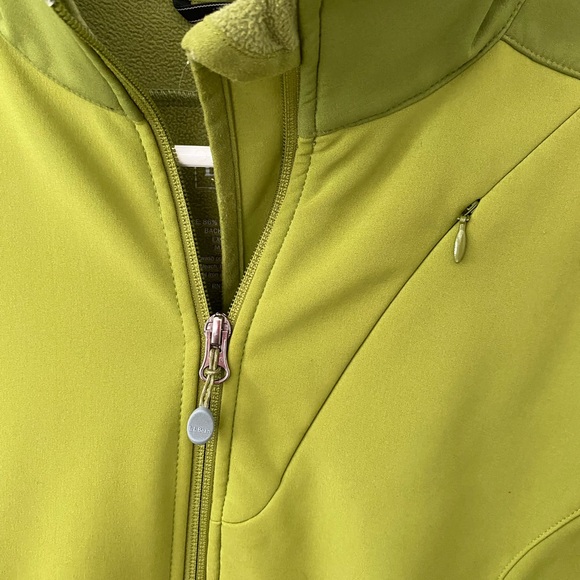 Women’s soft shell jacket from LL Bean - Picture 3 of 4
